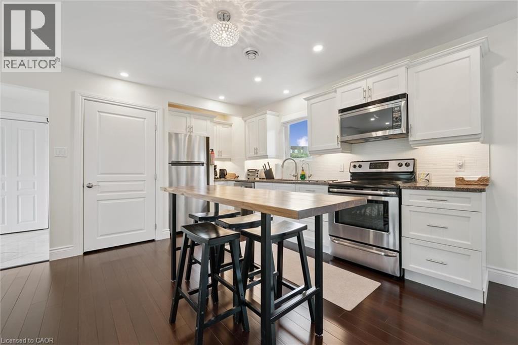 882-888 FAIRWAY Road N thumbnail 33