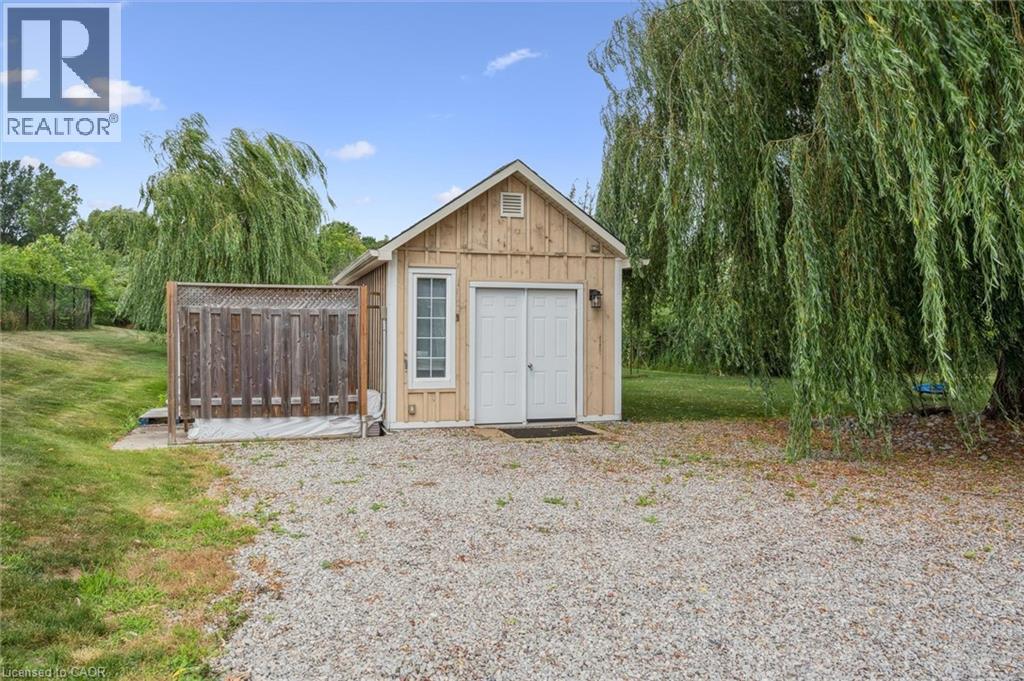 882-888 FAIRWAY Road N thumbnail 38