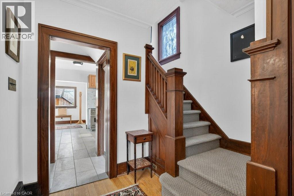 859 QUEEN'S Boulevard thumbnail 10