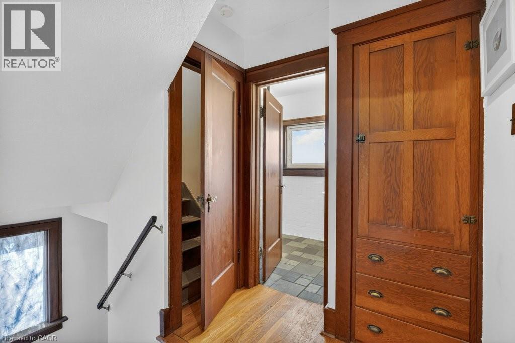 859 QUEEN'S Boulevard thumbnail 21