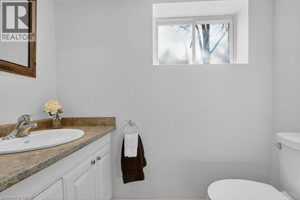 859 QUEEN'S Boulevard thumbnail 23