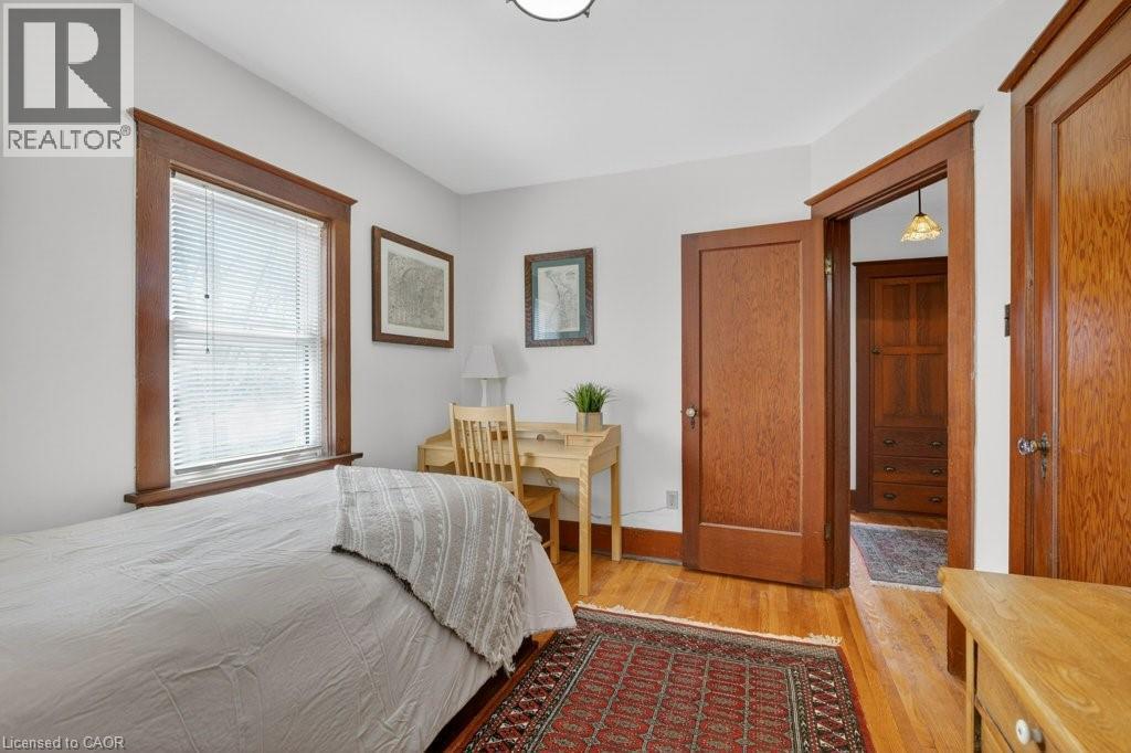 859 QUEEN'S Boulevard thumbnail 16