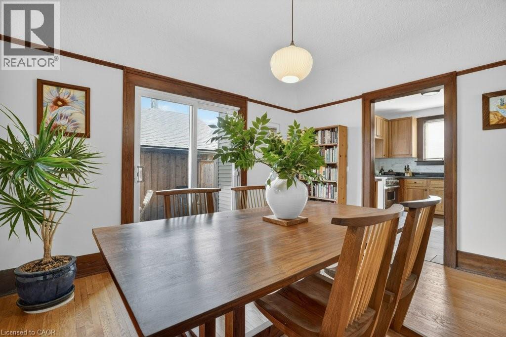 859 QUEEN'S Boulevard thumbnail 7