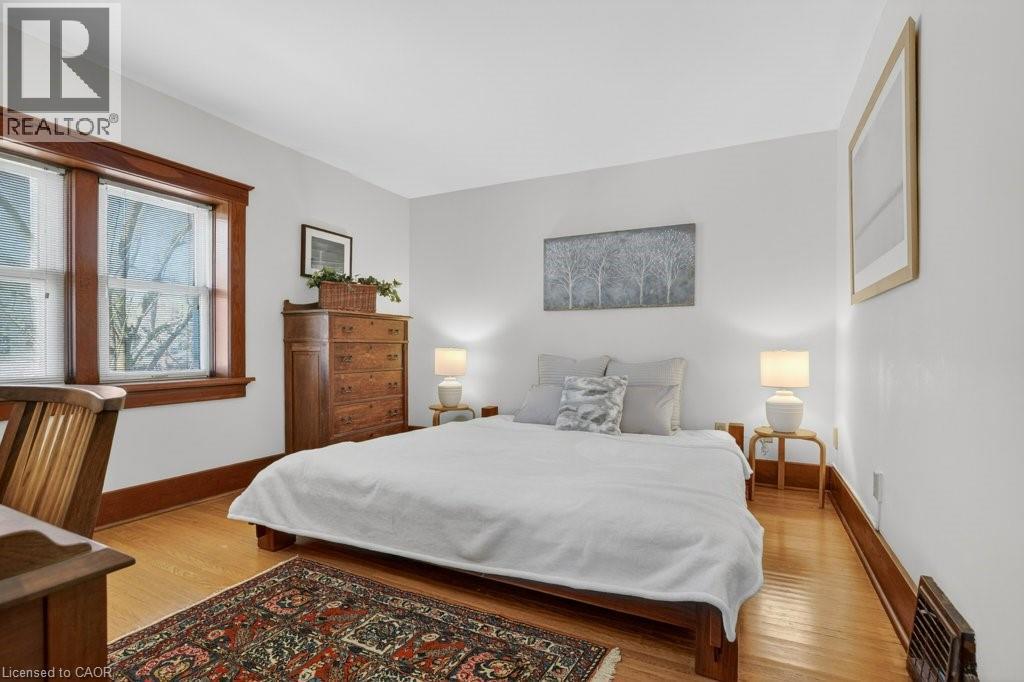 859 QUEEN'S Boulevard thumbnail 11