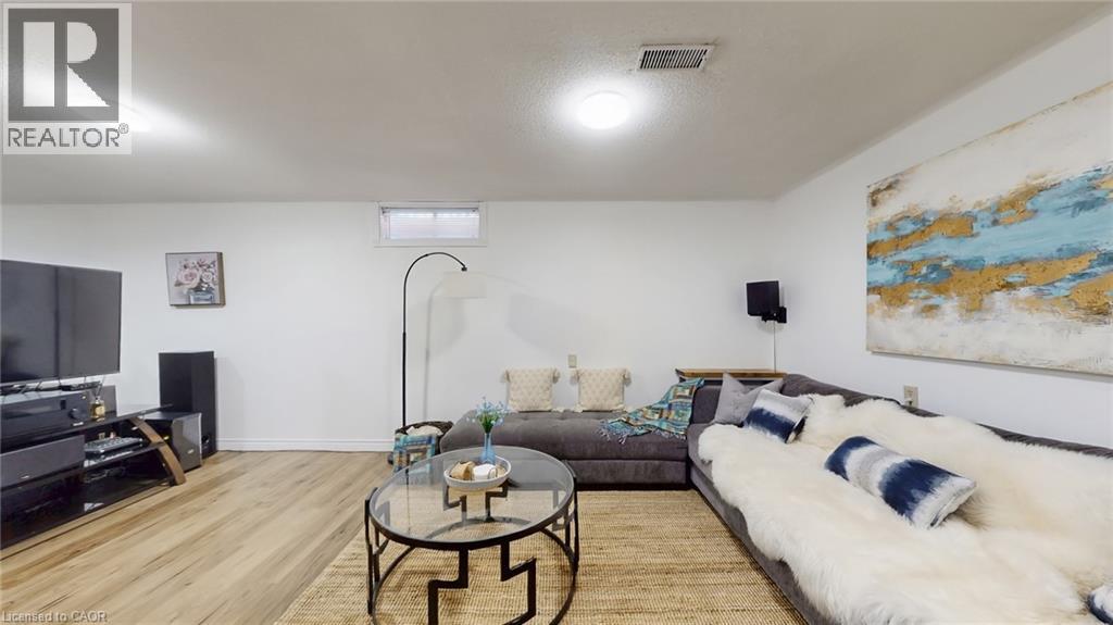 330 GUELPH Avenue thumbnail 37