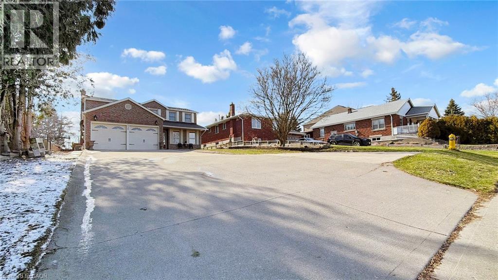 330 GUELPH Avenue thumbnail 4