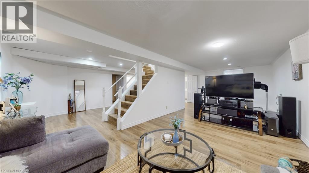 330 GUELPH Avenue thumbnail 40