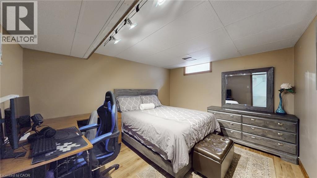 330 GUELPH Avenue thumbnail 43