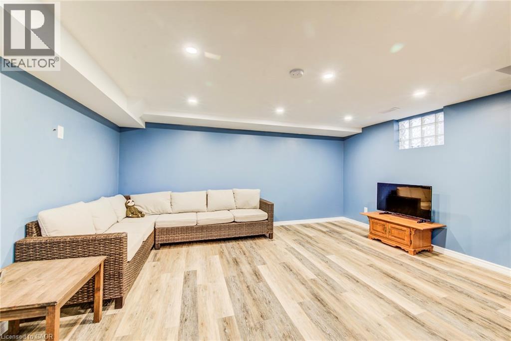 88 WESTWOOD Drive thumbnail 27