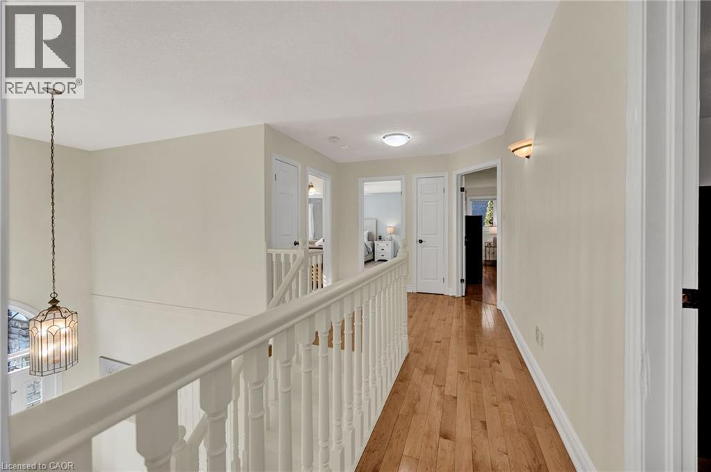 232 THE LIONS Gate thumbnail 16