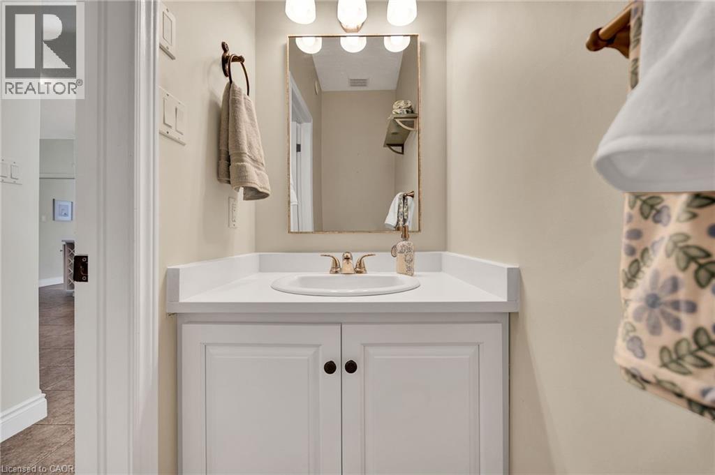 232 THE LIONS Gate thumbnail 38