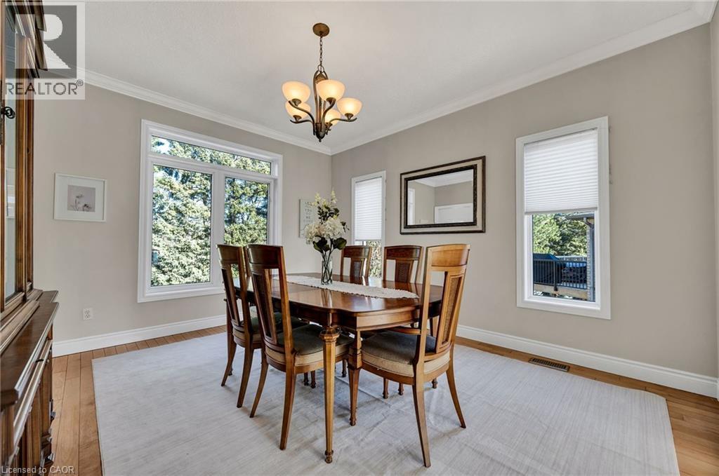 232 THE LIONS Gate thumbnail 11