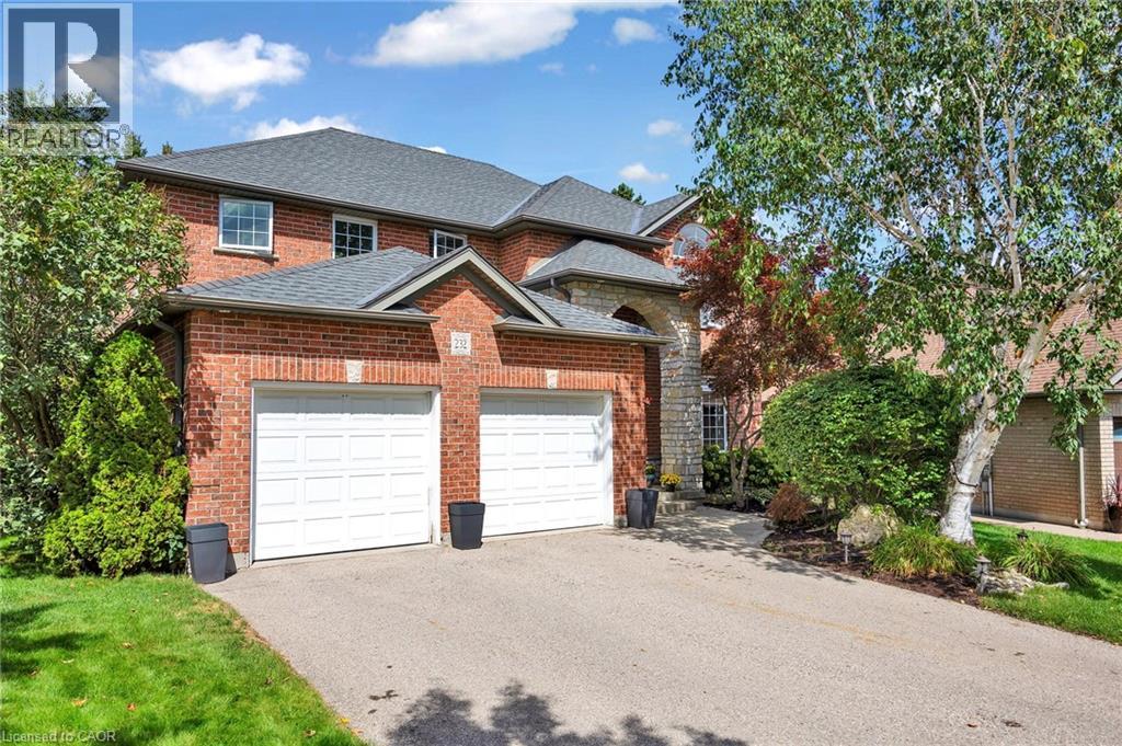 232 THE LIONS Gate thumbnail 2