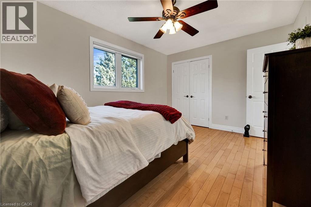 232 THE LIONS Gate thumbnail 26