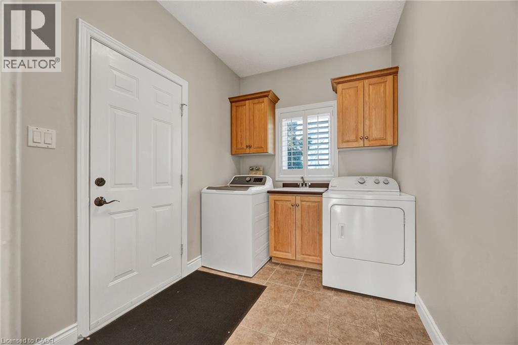 232 THE LIONS Gate thumbnail 19