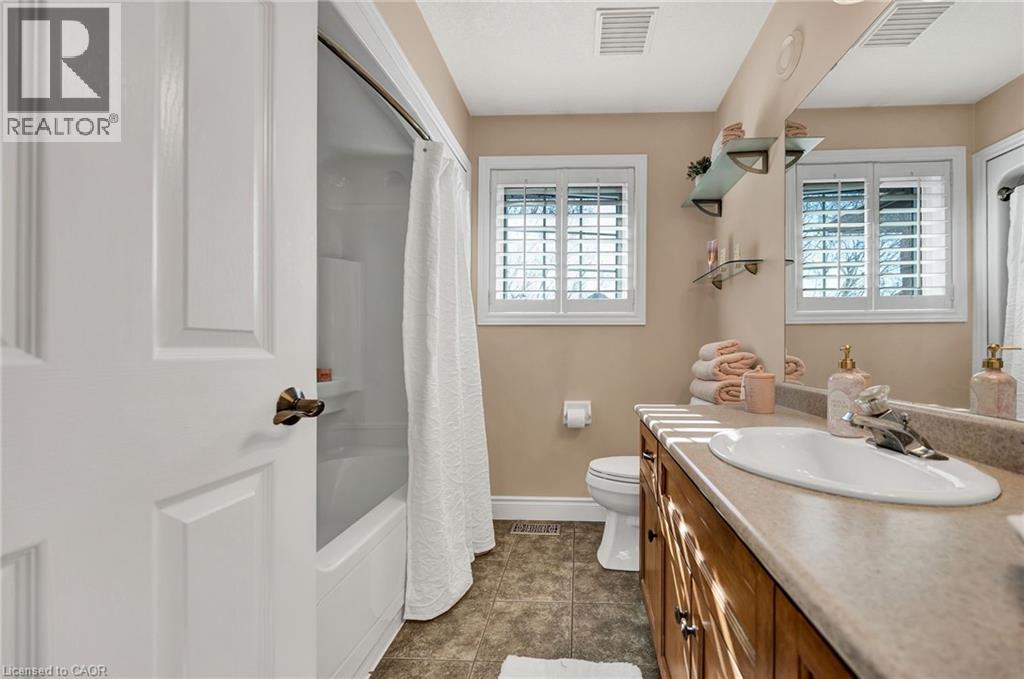 232 THE LIONS Gate thumbnail 31