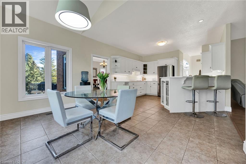 232 THE LIONS Gate thumbnail 9