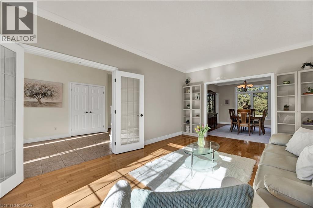 232 THE LIONS Gate thumbnail 15