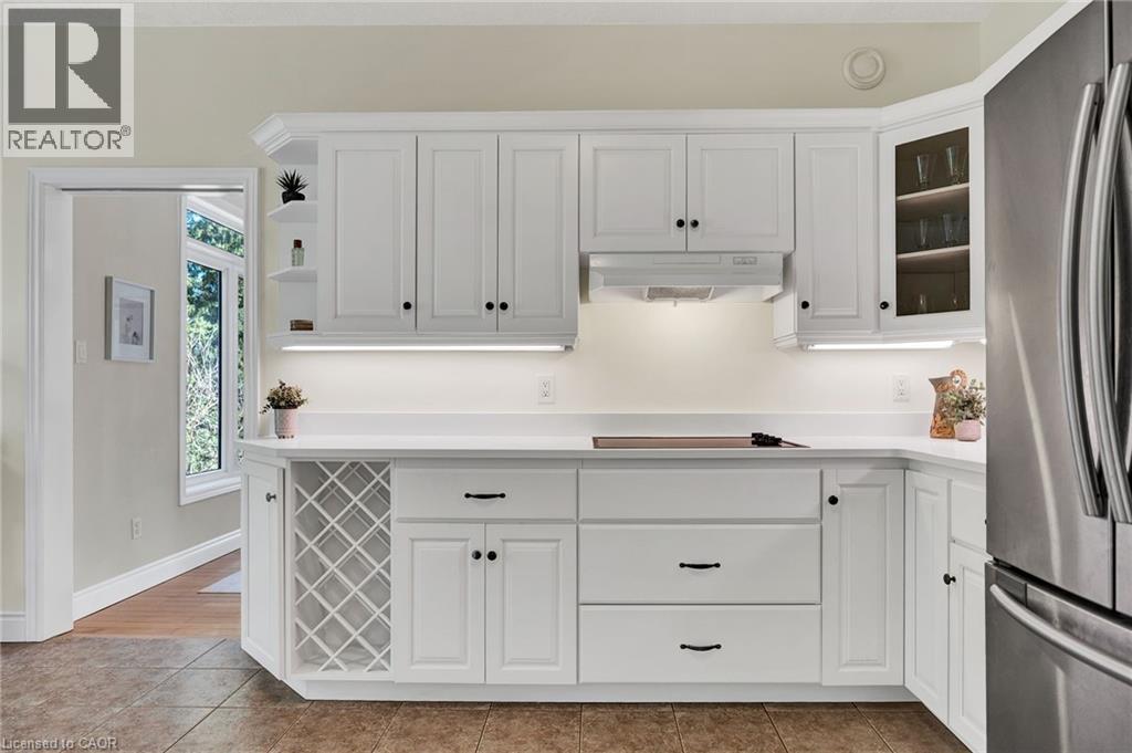 232 THE LIONS Gate thumbnail 8