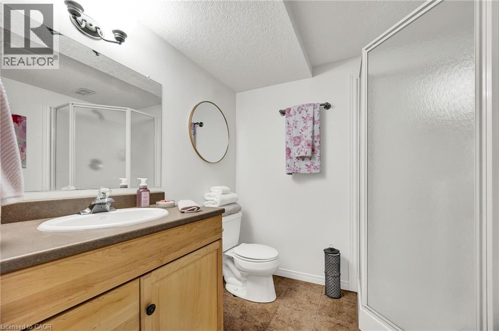 232 THE LIONS Gate thumbnail 37