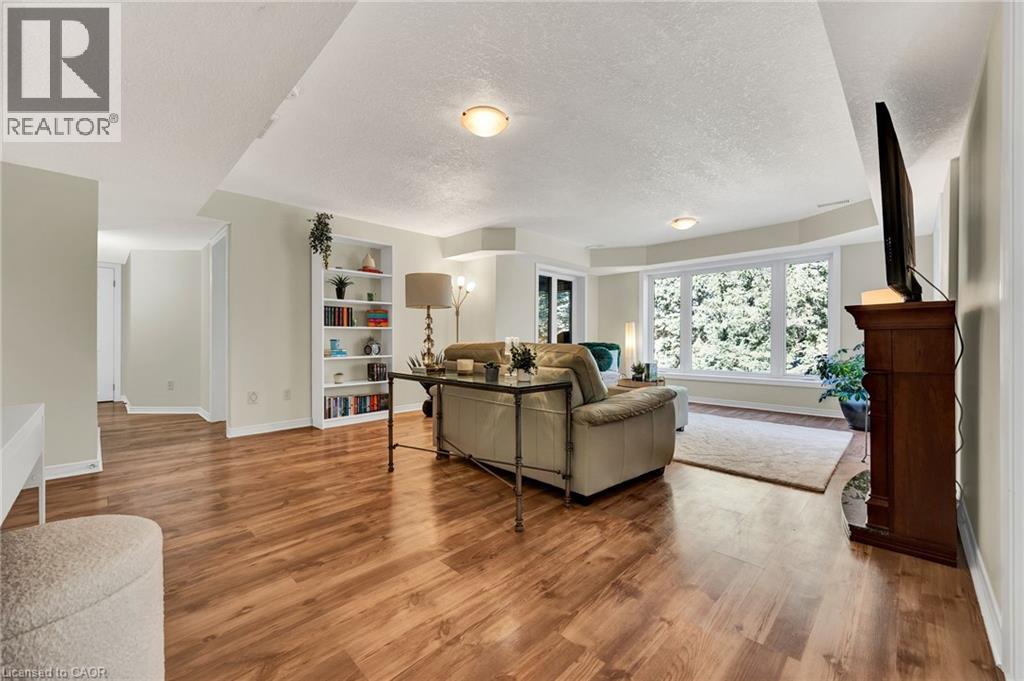 232 THE LIONS Gate thumbnail 18