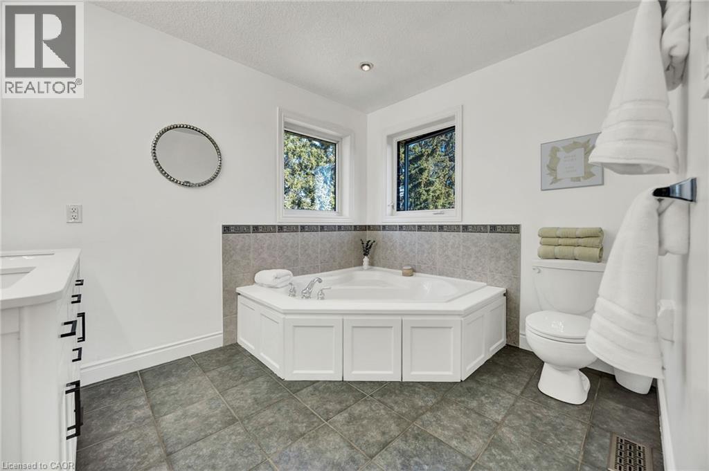 232 THE LIONS Gate thumbnail 24