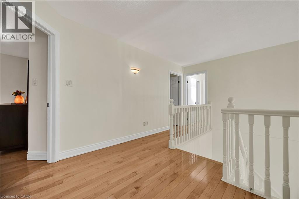 232 THE LIONS Gate thumbnail 20