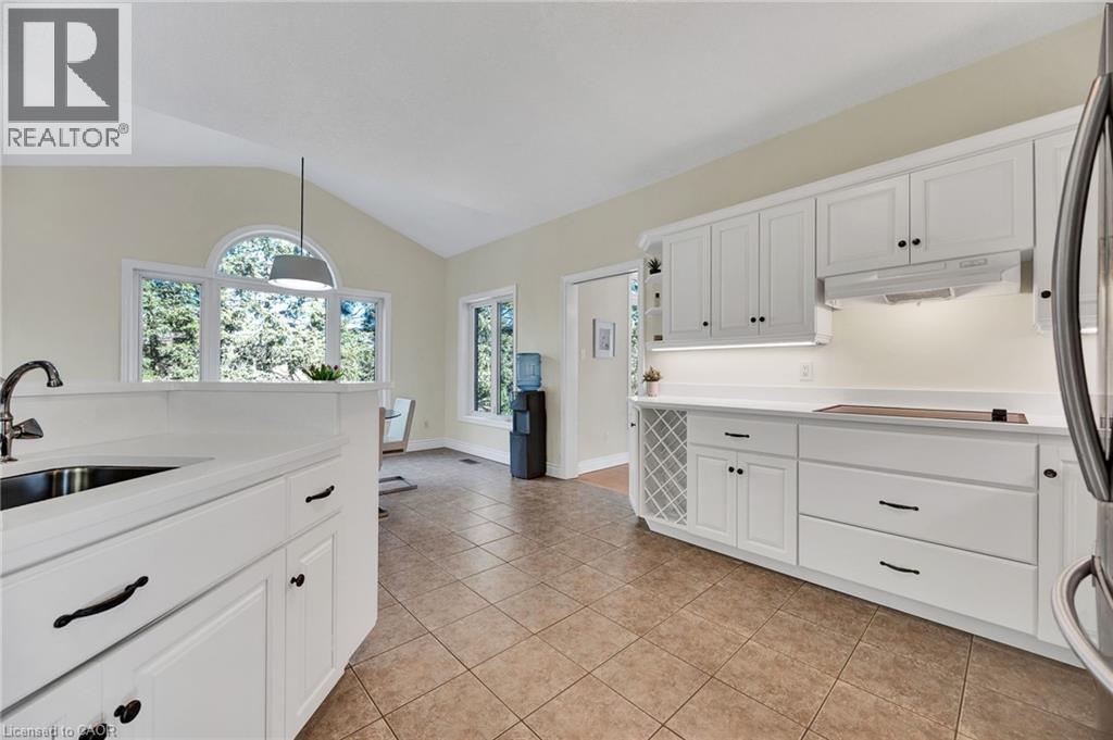 232 THE LIONS Gate thumbnail 6