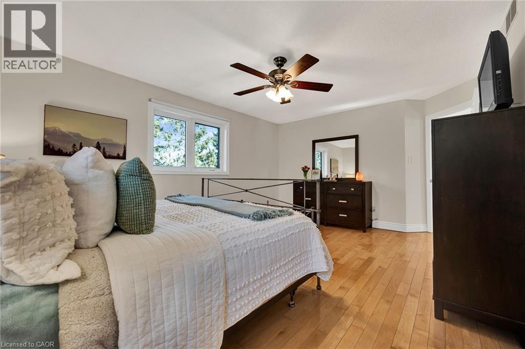 232 THE LIONS Gate thumbnail 28