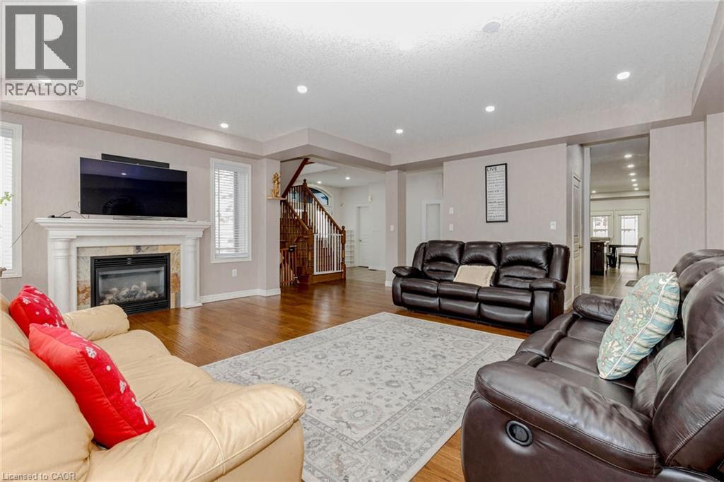 2 DOON CREEK Street thumbnail 10