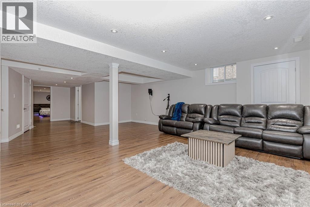 2 DOON CREEK Street thumbnail 47