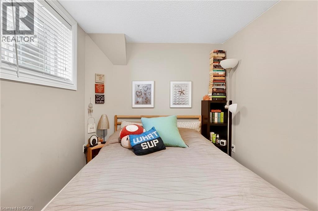 228 HOLBORN Drive thumbnail 25