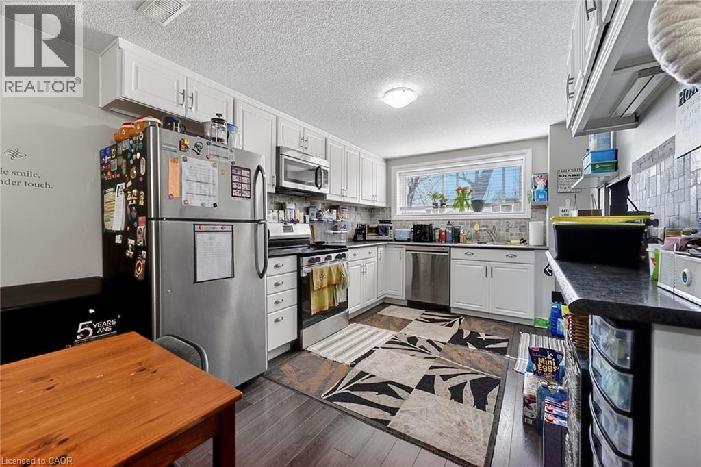 228 HOLBORN Drive thumbnail 21