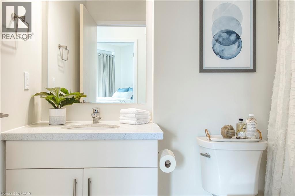 690 KING Street W Unit# 101 thumbnail 4