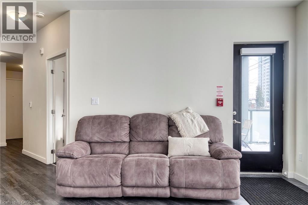 690 KING Street W Unit# 101 thumbnail 23