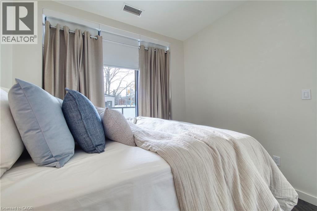 690 KING Street W Unit# 101 thumbnail 15