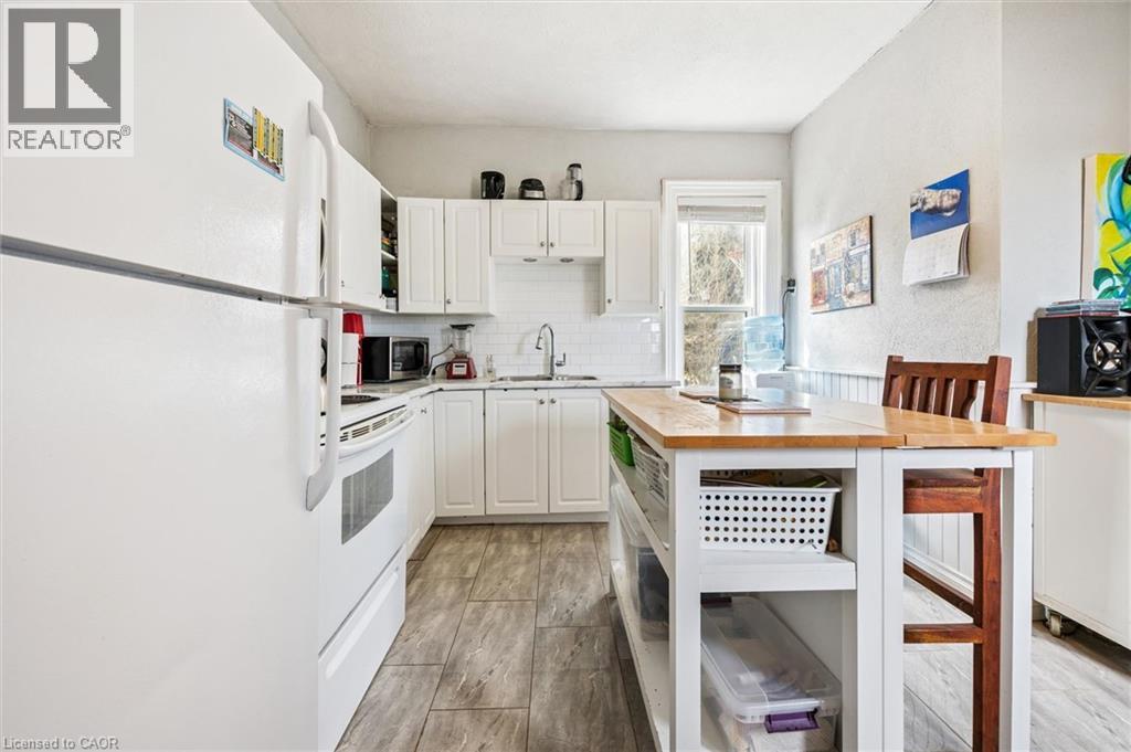 156 WELLINGTON Street N thumbnail 12