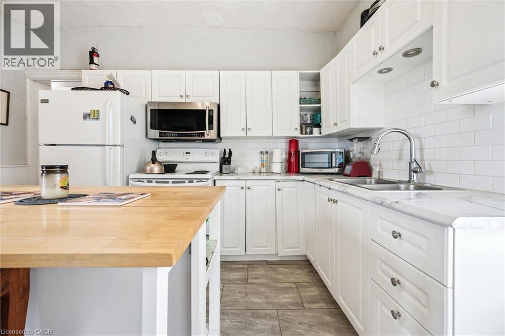 156 WELLINGTON Street N thumbnail 13