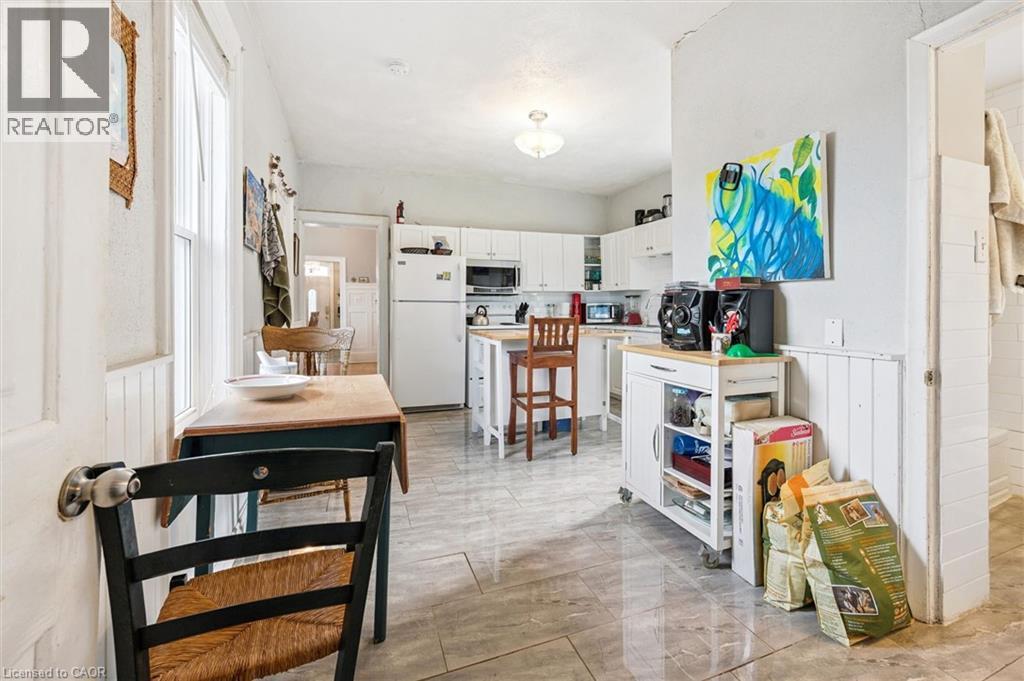 156 WELLINGTON Street N thumbnail 16