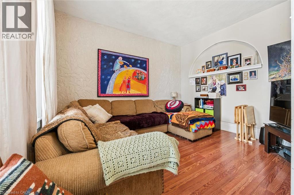 156 WELLINGTON Street N thumbnail 21