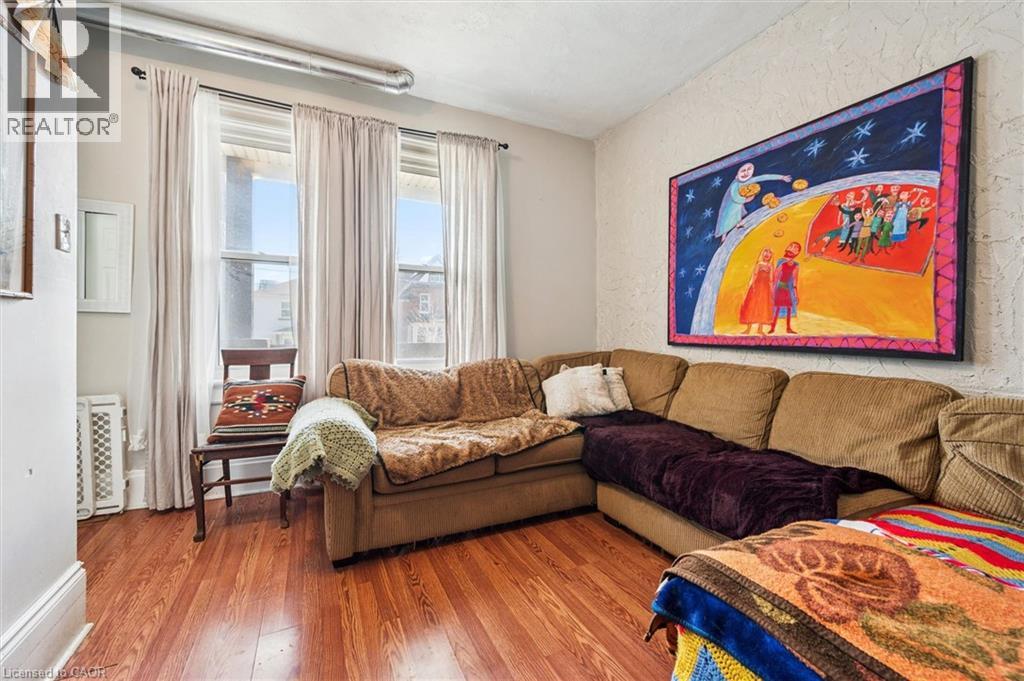 156 WELLINGTON Street N thumbnail 23