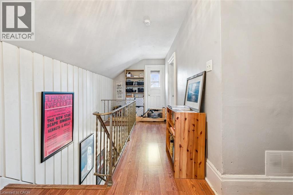 156 WELLINGTON Street N thumbnail 27