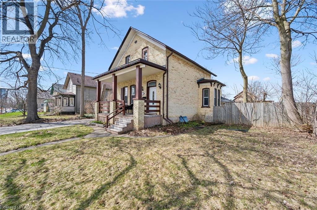 156 WELLINGTON Street N thumbnail 3