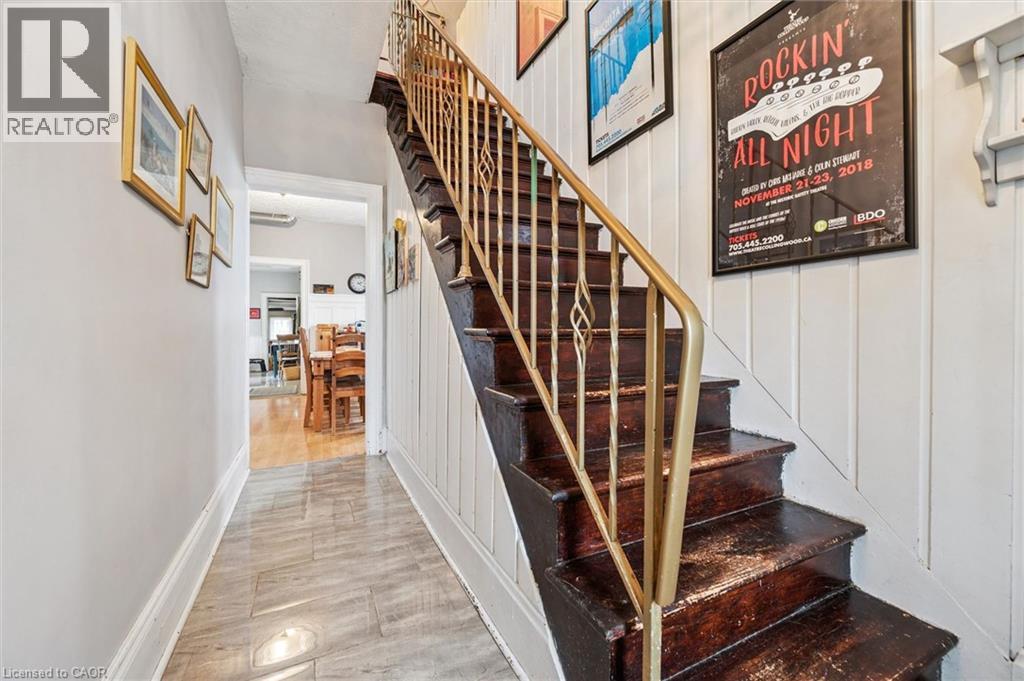 156 WELLINGTON Street N thumbnail 7