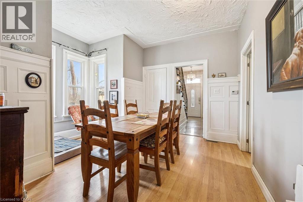 156 WELLINGTON Street N thumbnail 8