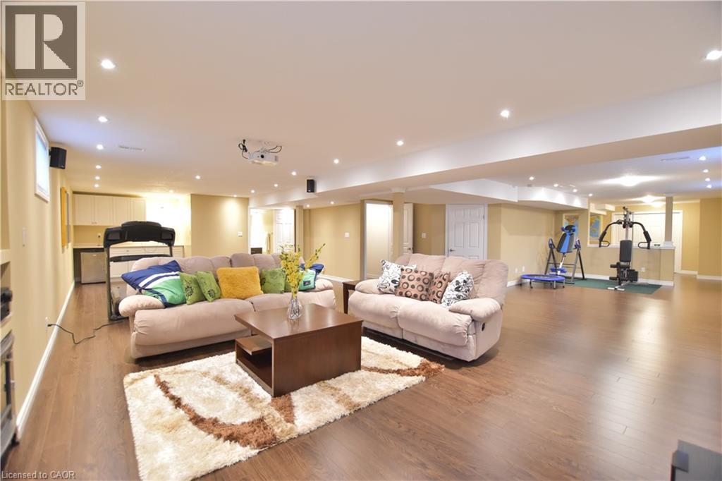 512 TERRINGTON Crescent thumbnail 45