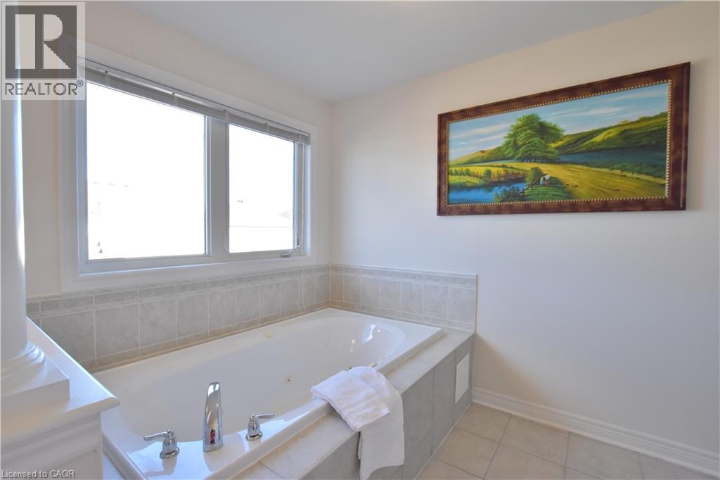 512 TERRINGTON Crescent thumbnail 32