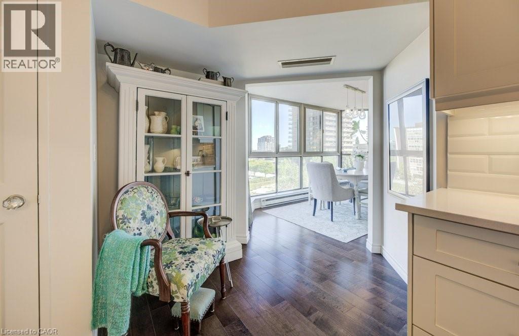 265 WESTCOURT Place Unit# 505 thumbnail 11