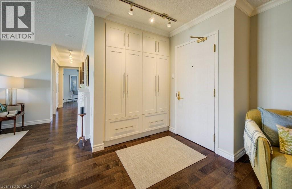 265 WESTCOURT Place Unit# 505 thumbnail 3