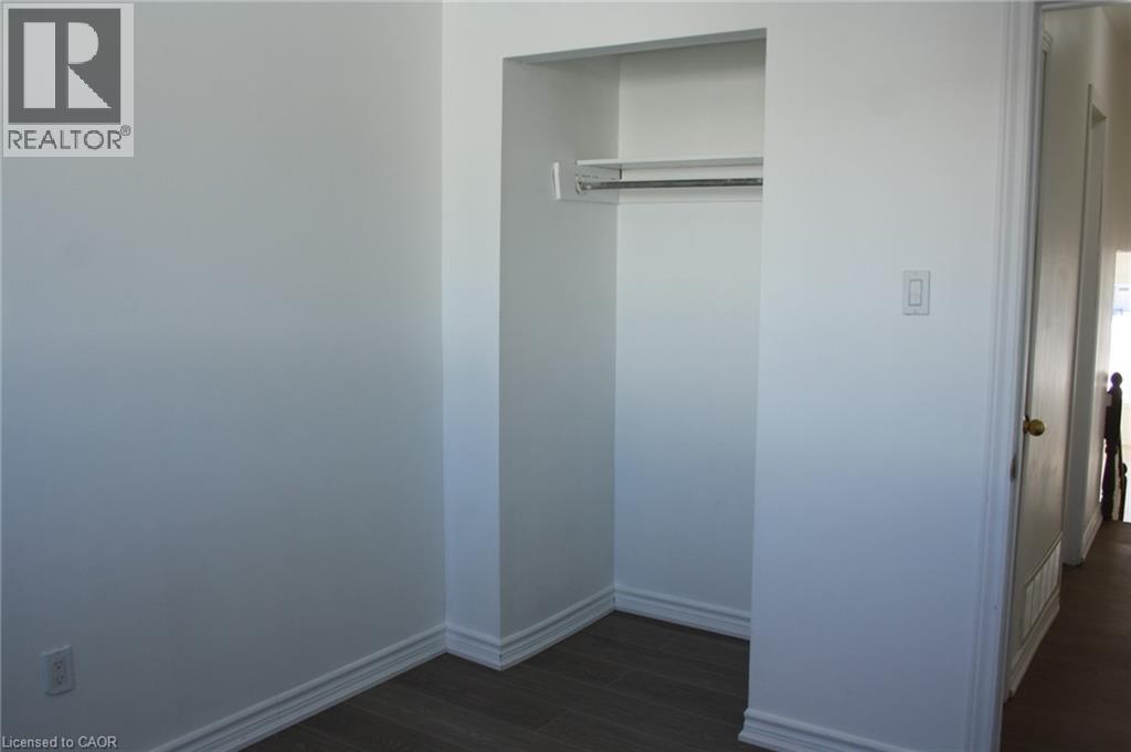 71 NICKOLAS Crescent thumbnail 11